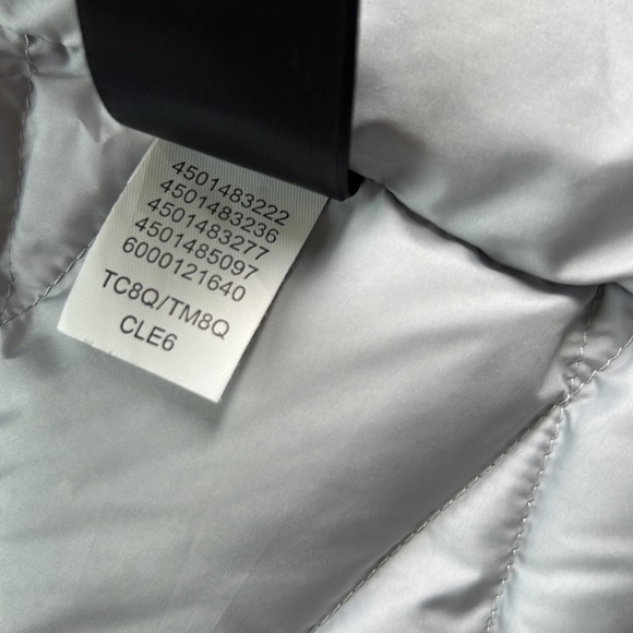 The North Face Aconcagua 550 Puffer Jacket - Gray/Silver - Picture 11 of 11